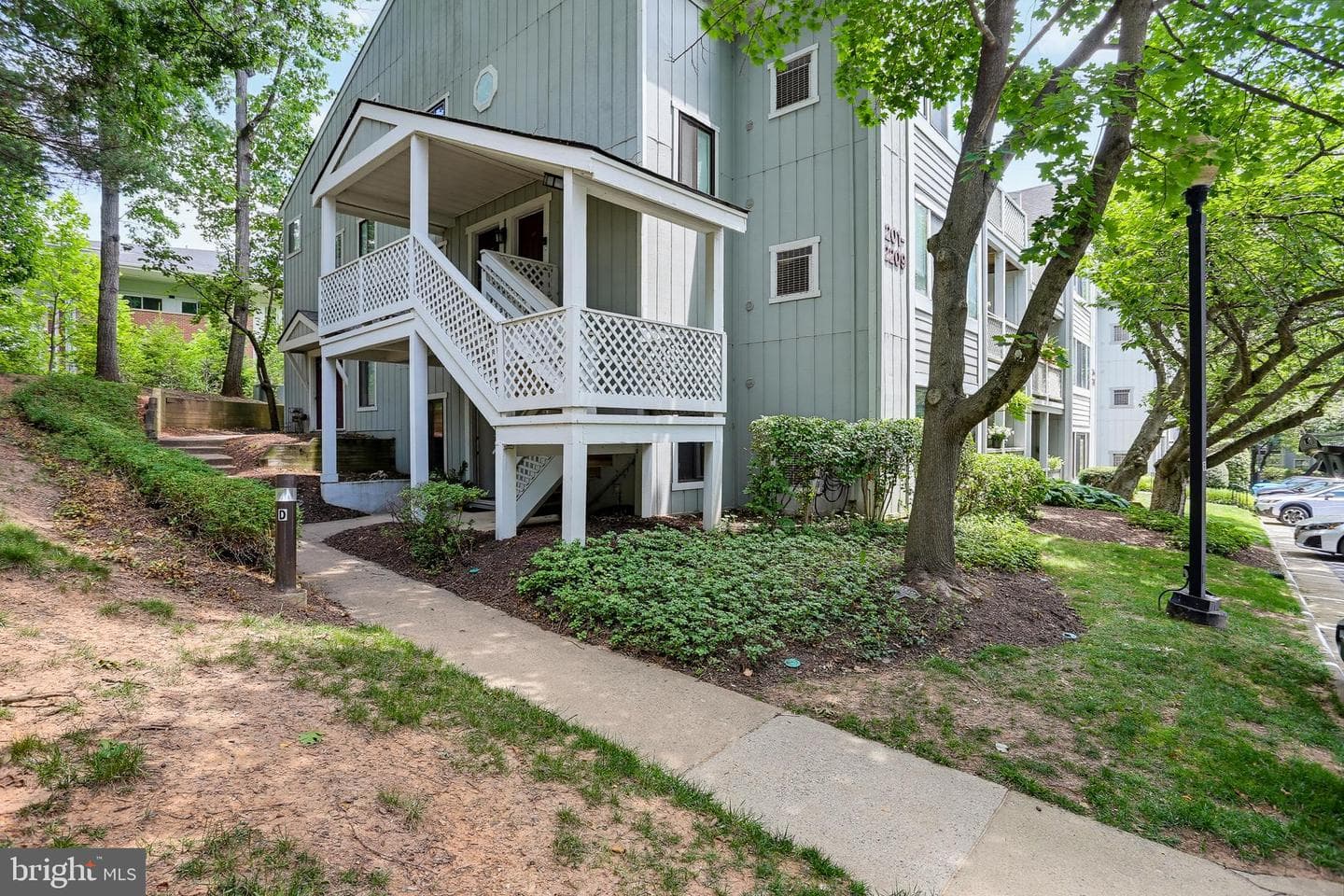 2205 Hunters Run Drive photo 5