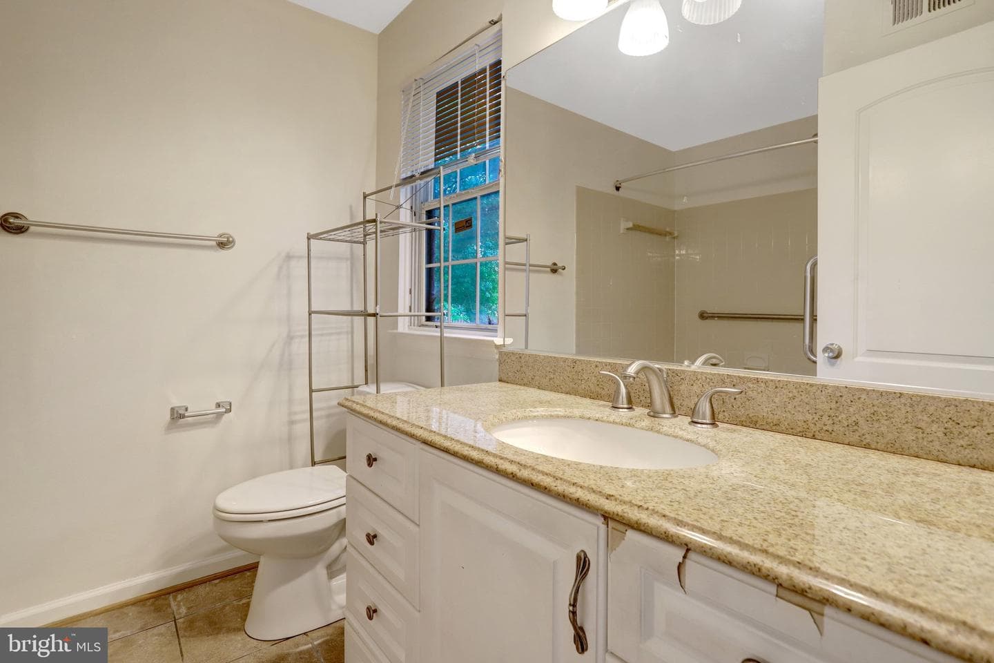 8639 Beekman Place photo 10