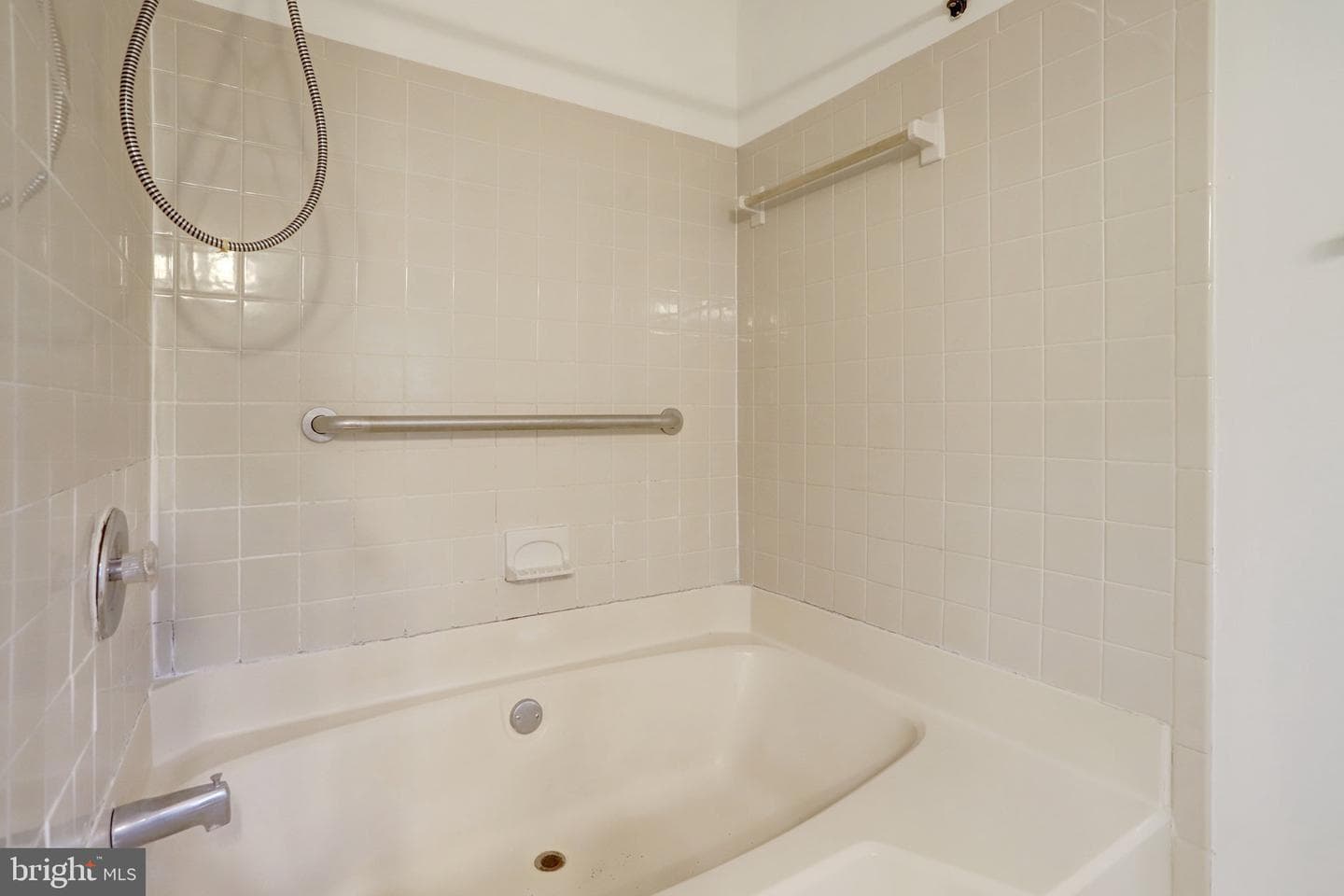 8639 Beekman Place photo 11