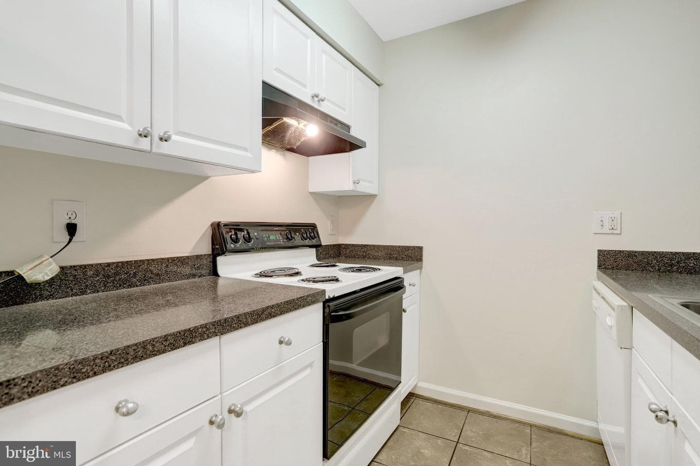 8639 Beekman Place photo 5