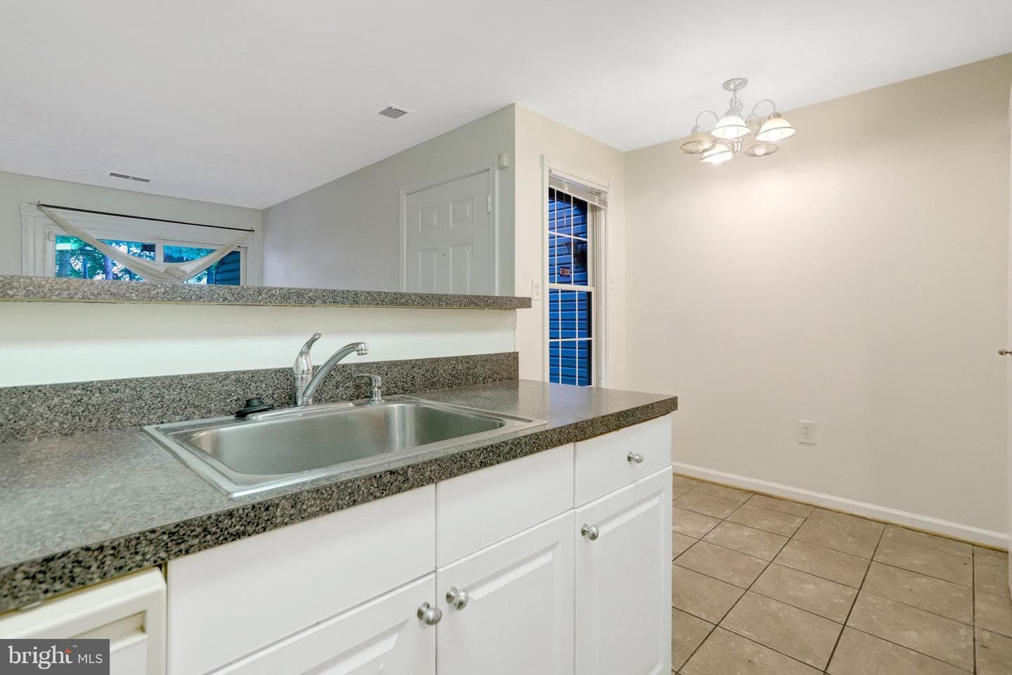 8639 Beekman Place photo 6