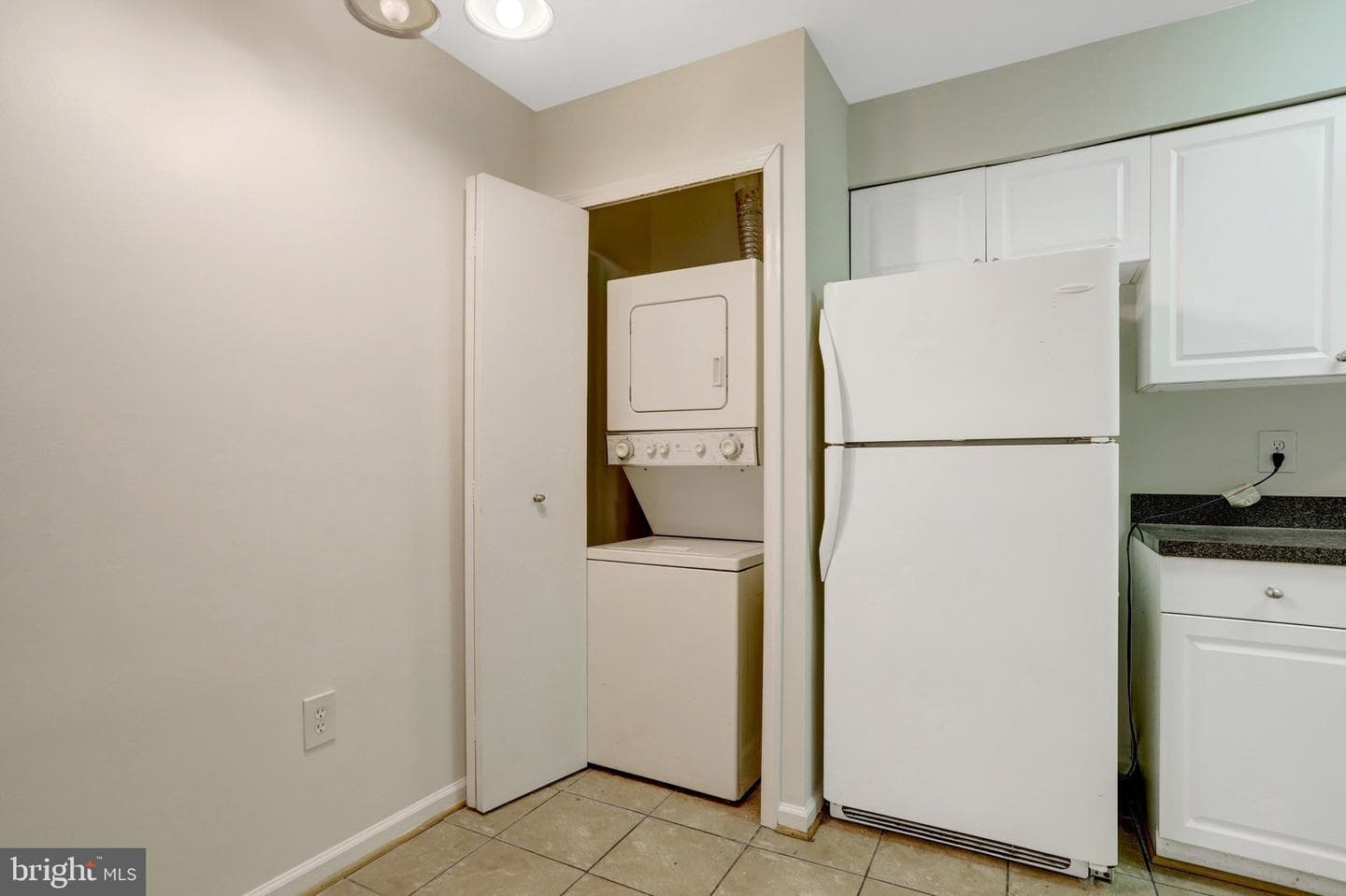 8639 Beekman Place photo 7