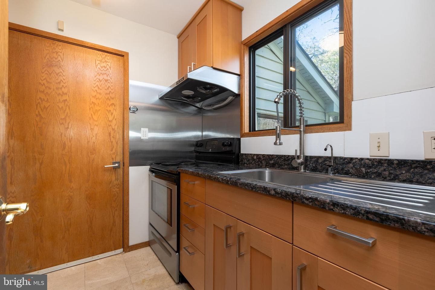 513 Springvale Road photo 11
