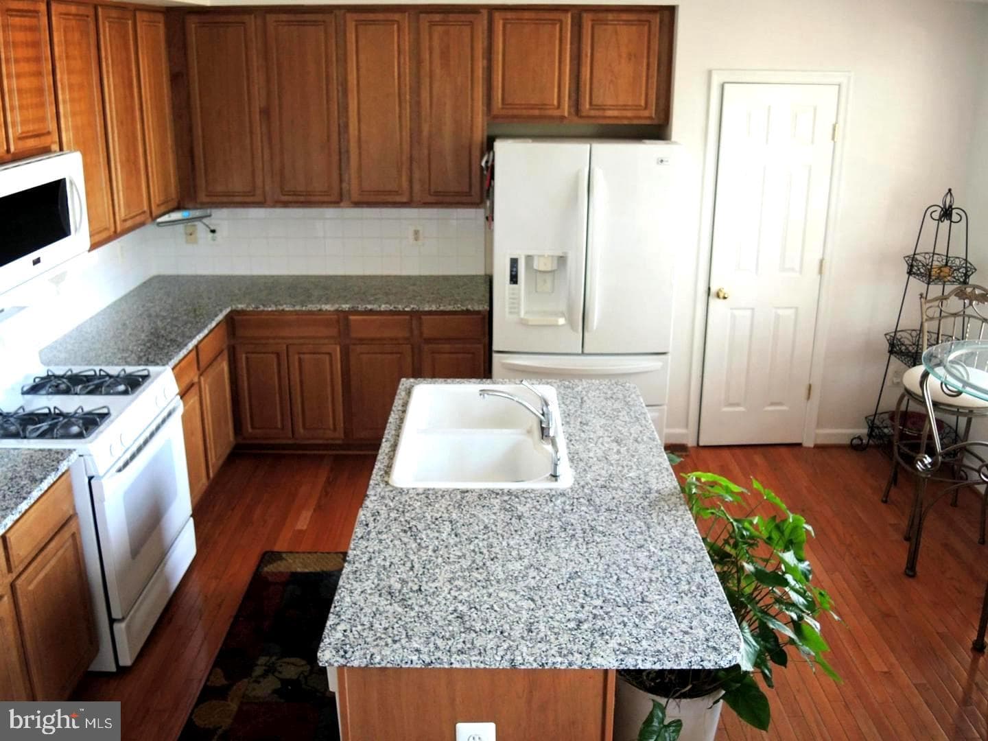 6409 Nice Place photo 5