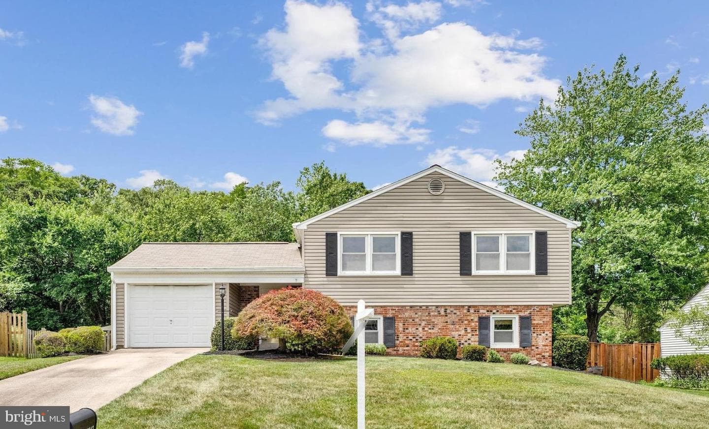 12842 Fantasia Dr, Herndon