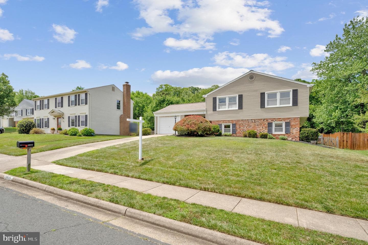 12842 Fantasia Dr, Herndon