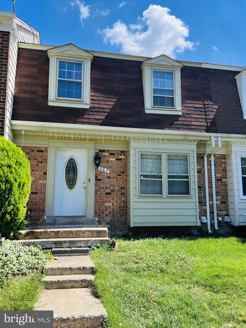 367 Linden Ct, Herndon