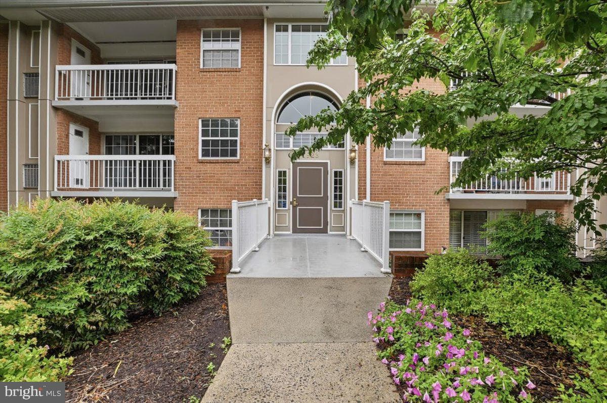 1923 Wilson Lane #201, Mclean