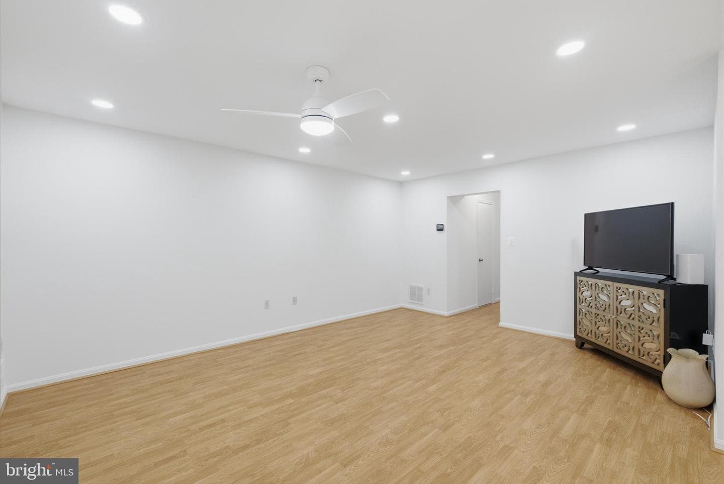 9664 Masterworks Drive photo 17