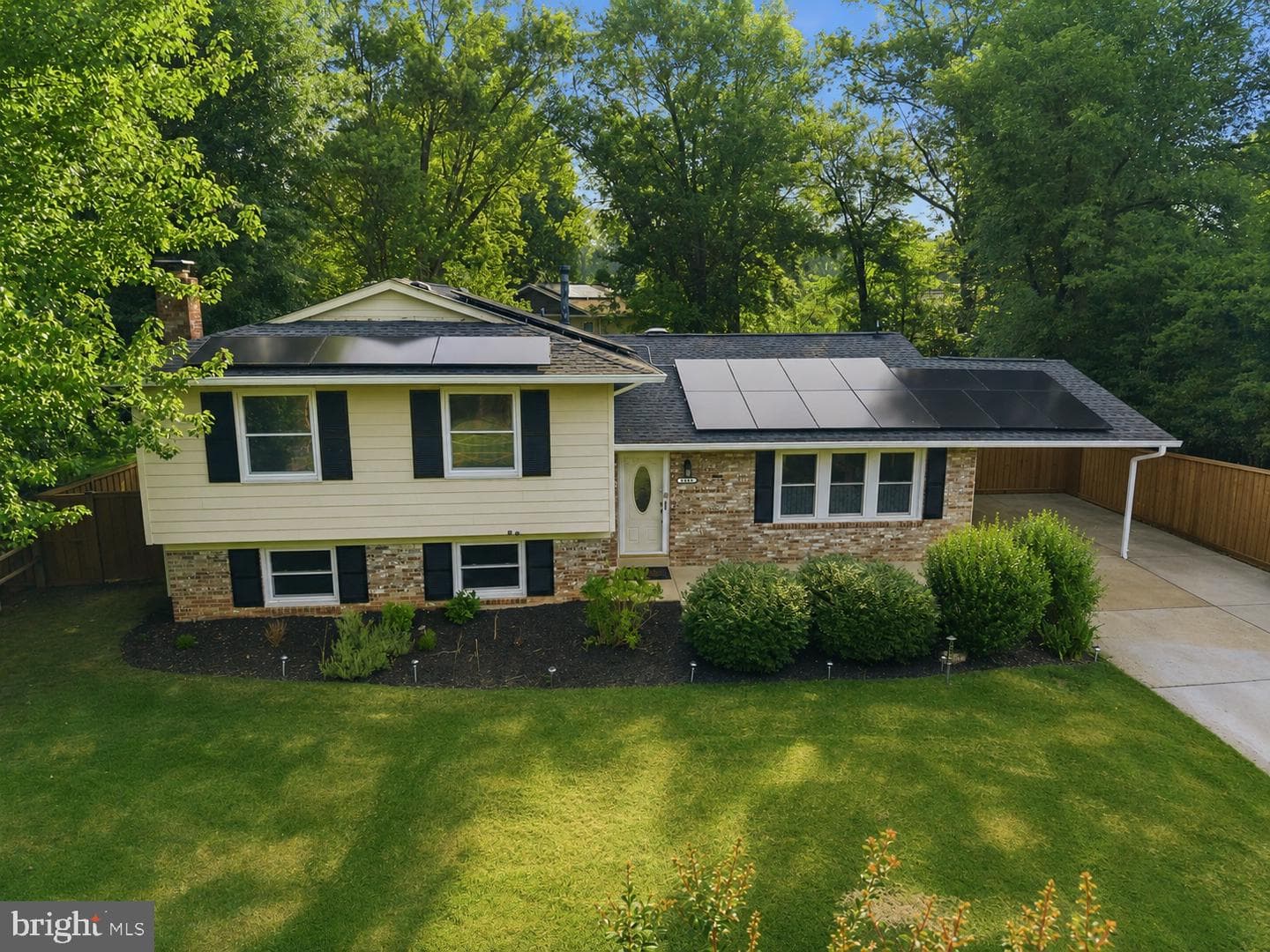 2410 Parkers Lane, Alexandria