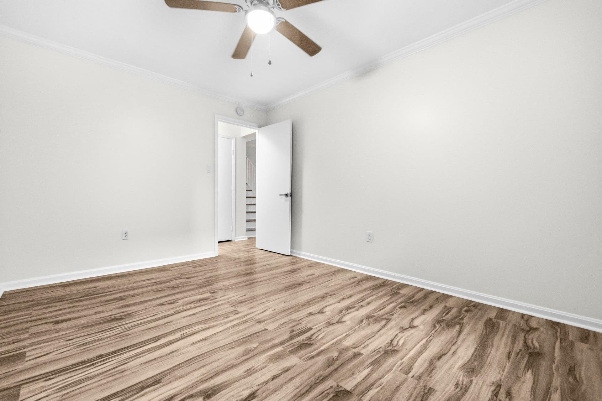 2410 Parkers Lane photo 23