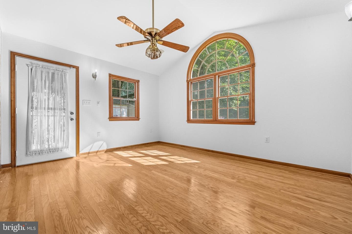 7233 Ashview Drive photo 30