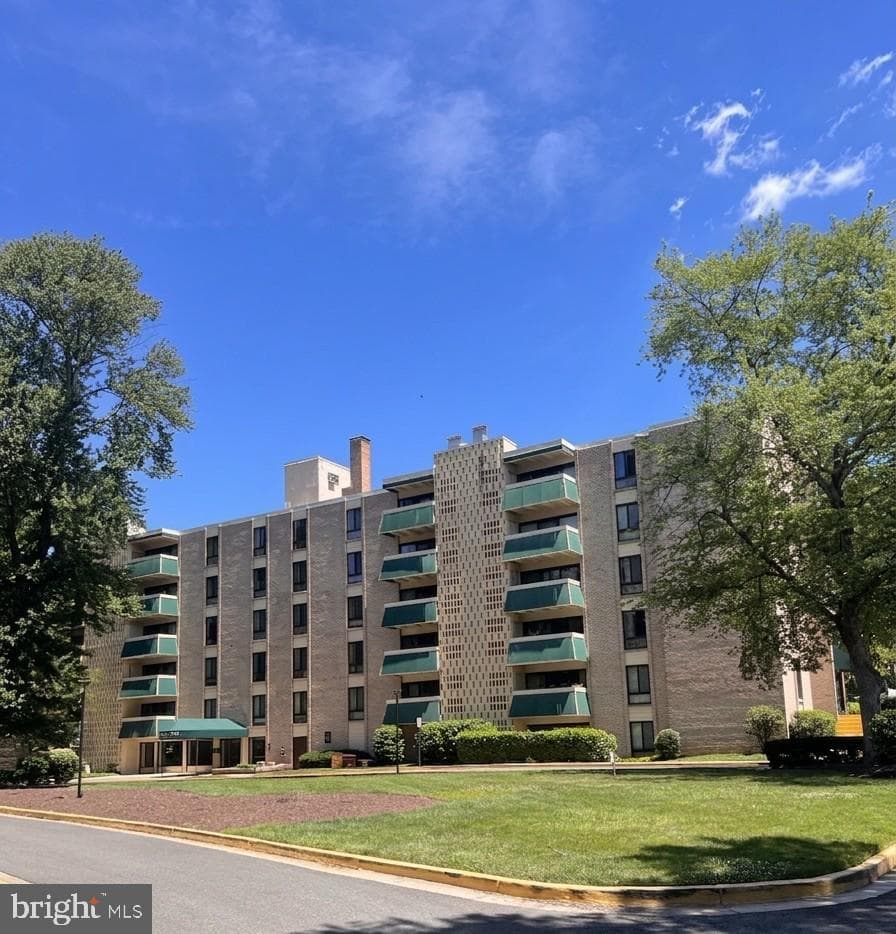 6133 Leesburg Pike # 601, Falls Church