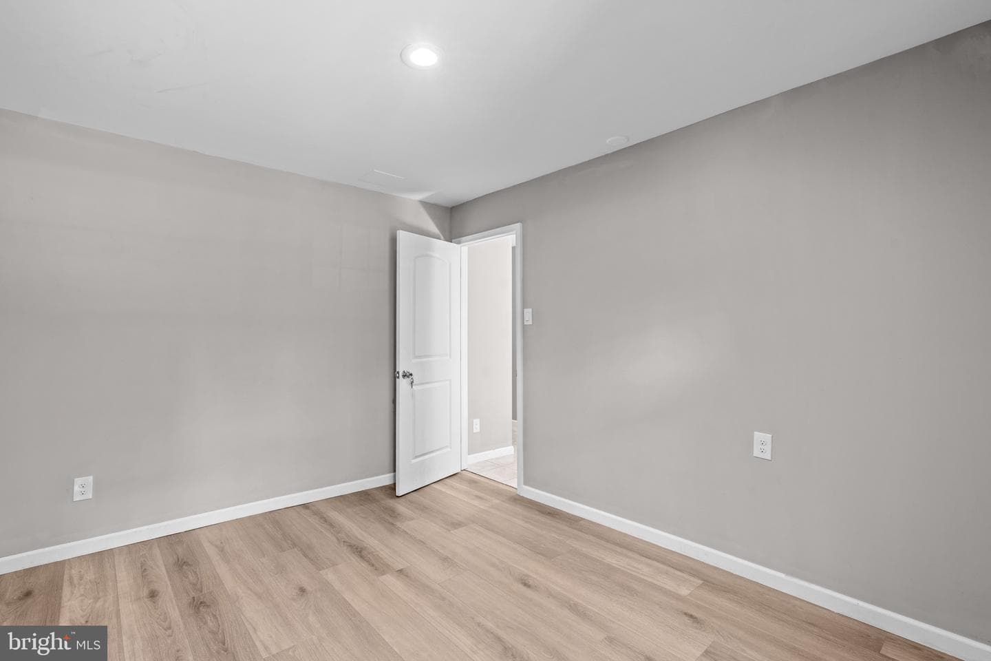 6749 Cardinal Woods Court photo 27