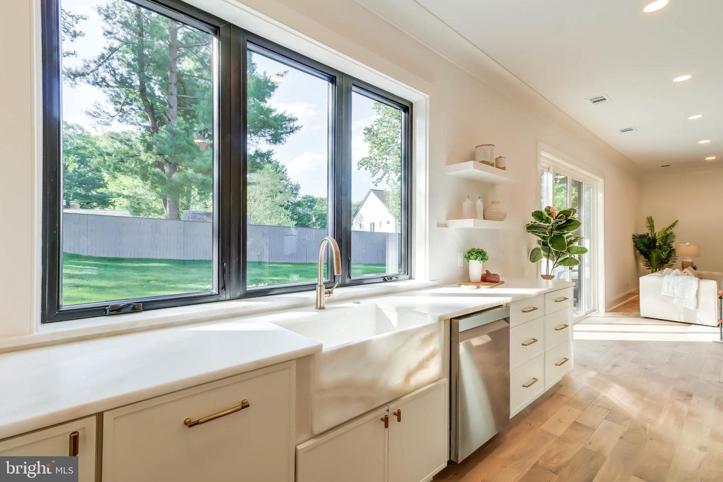 7102 Alger Road photo 4