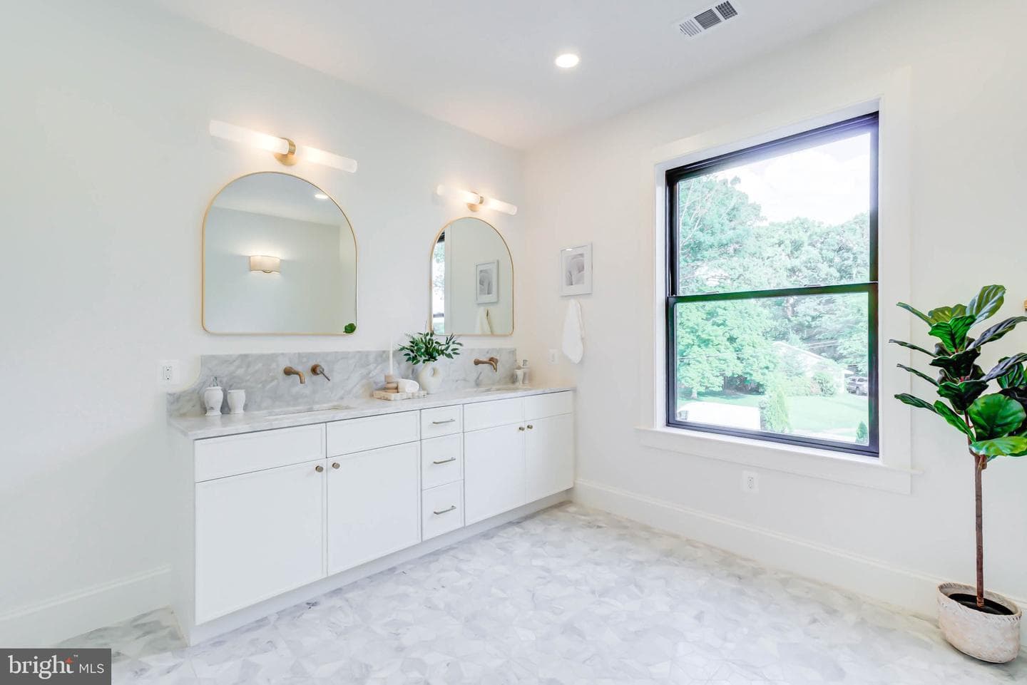 7102 Alger Road photo 9