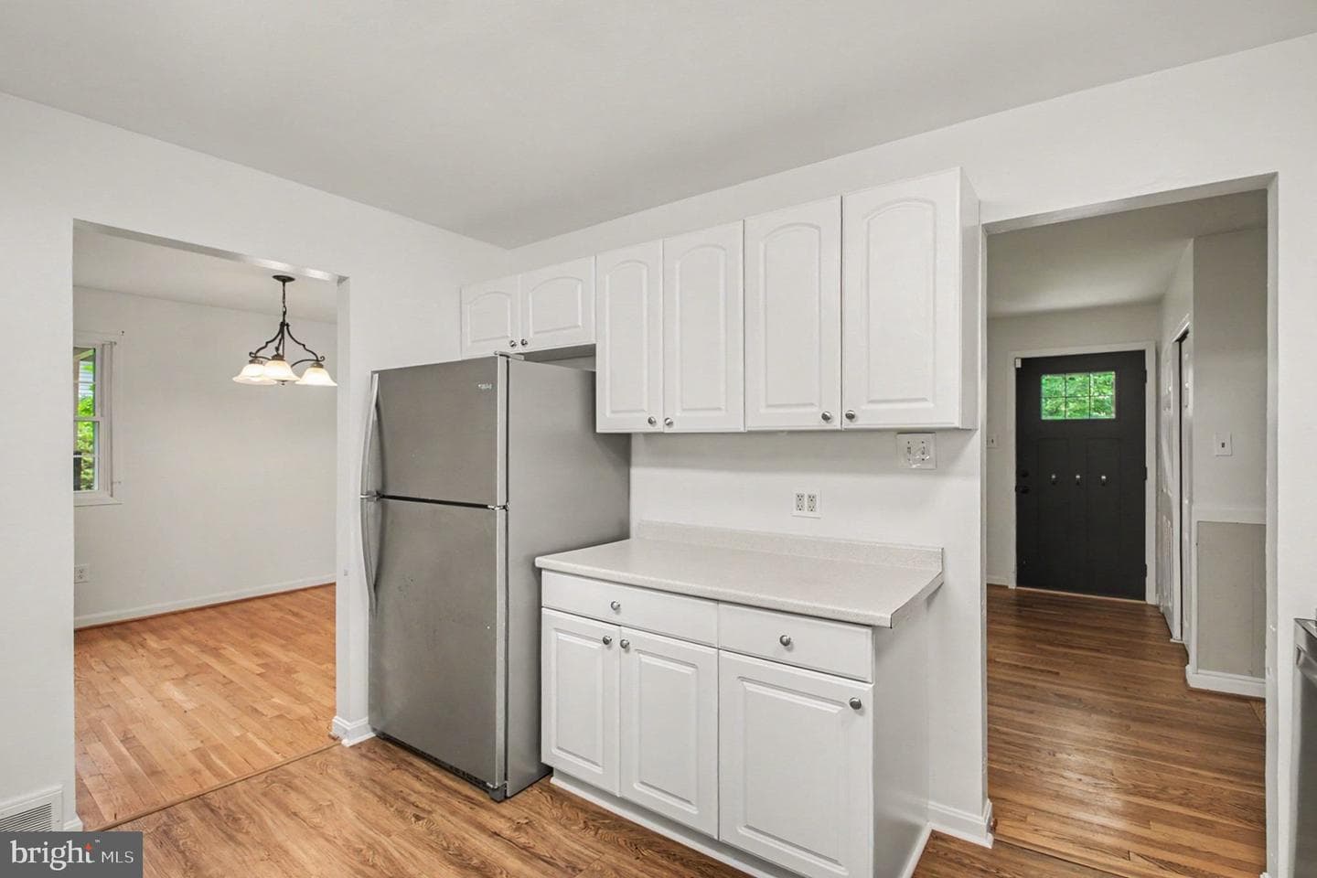 6303 Bardu Avenue photo 11