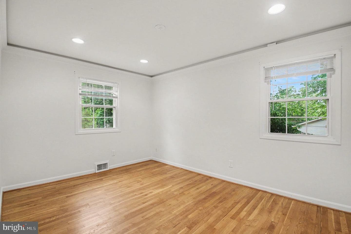 6303 Bardu Avenue photo 21