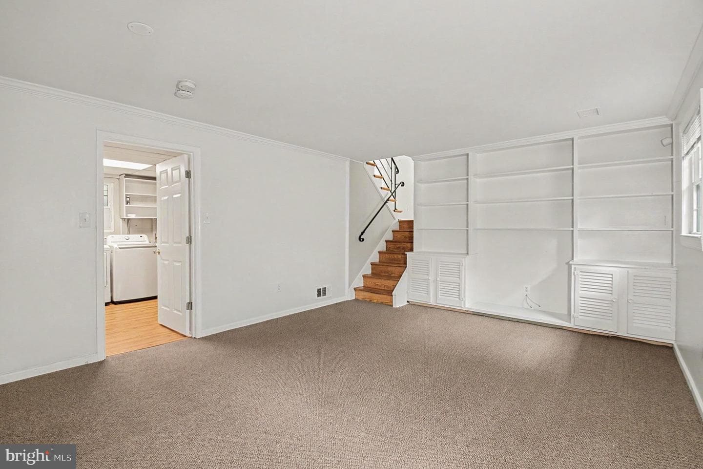 6303 Bardu Avenue photo 28