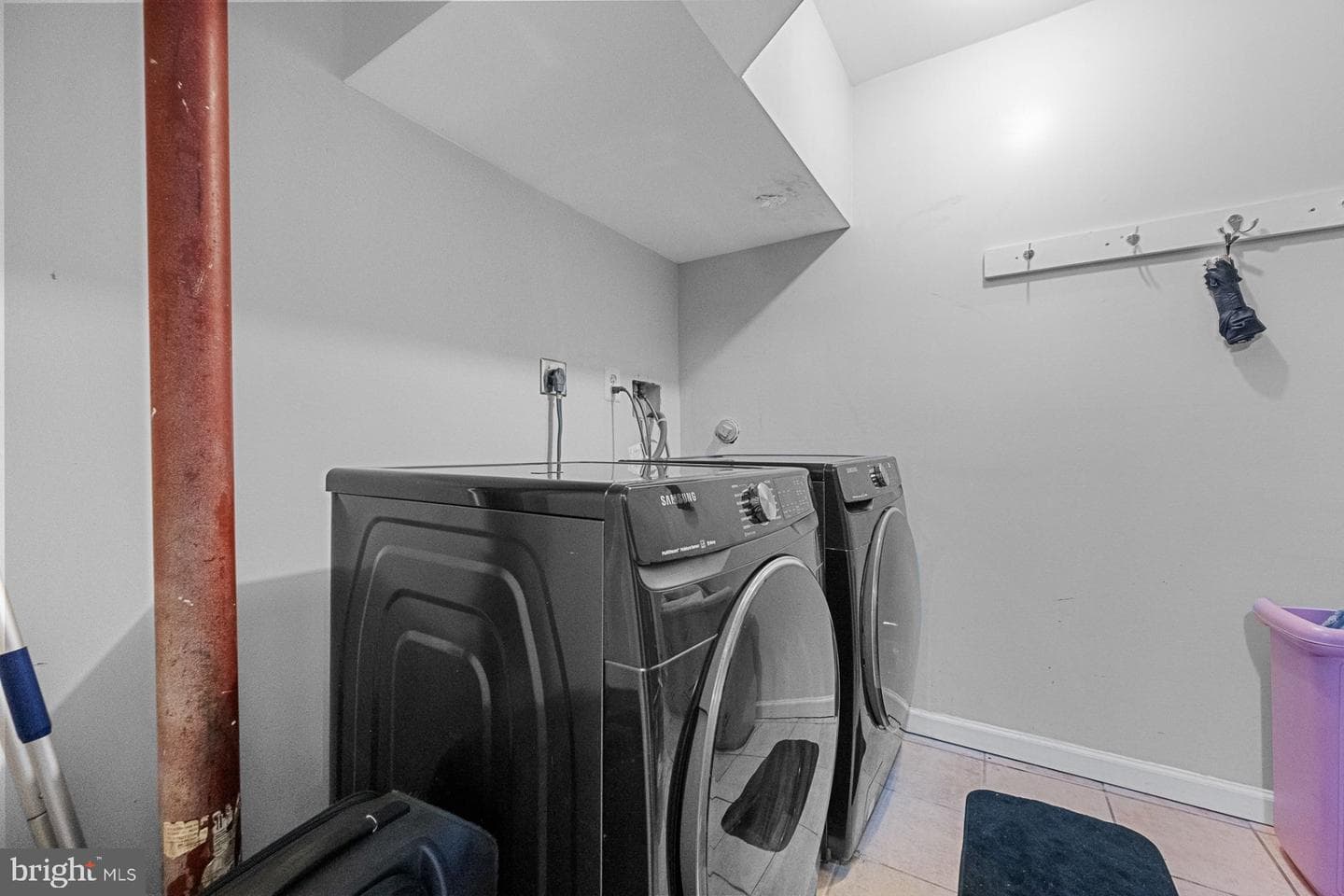 300 Holly Court photo 29