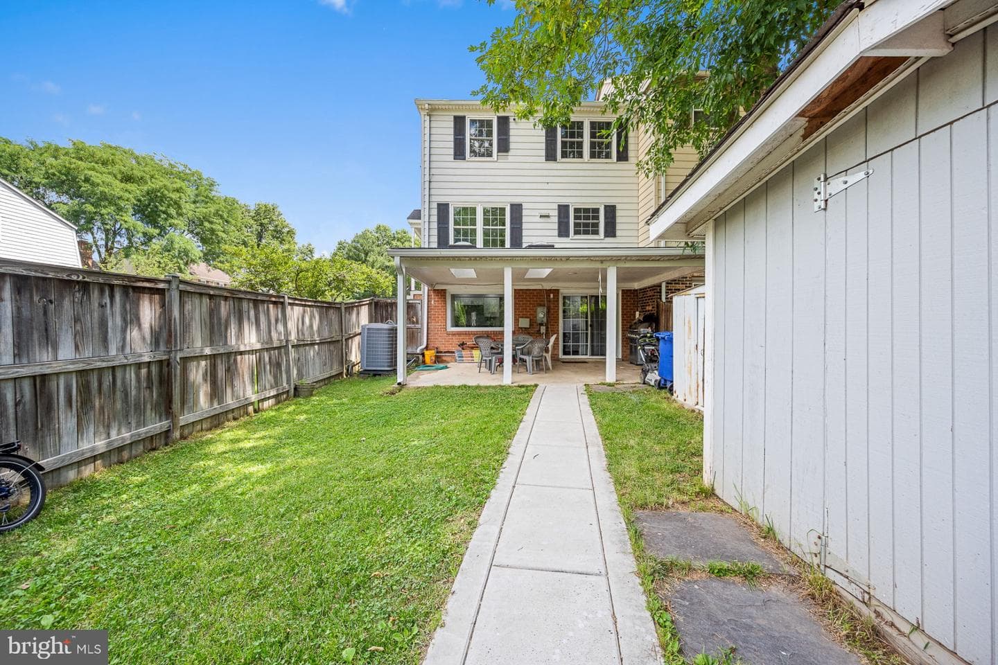 300 Holly Court photo 36