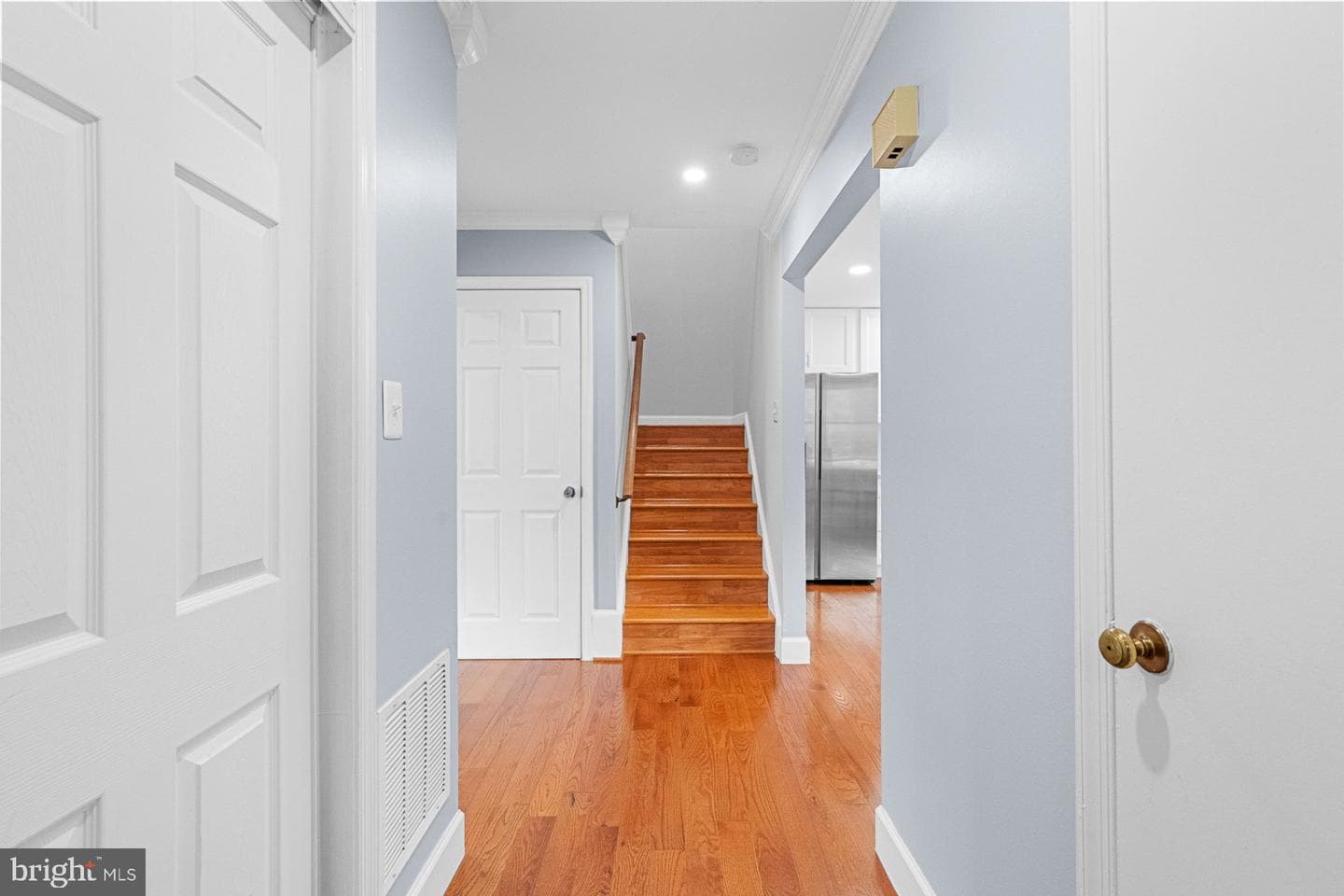 300 Holly Court photo 4