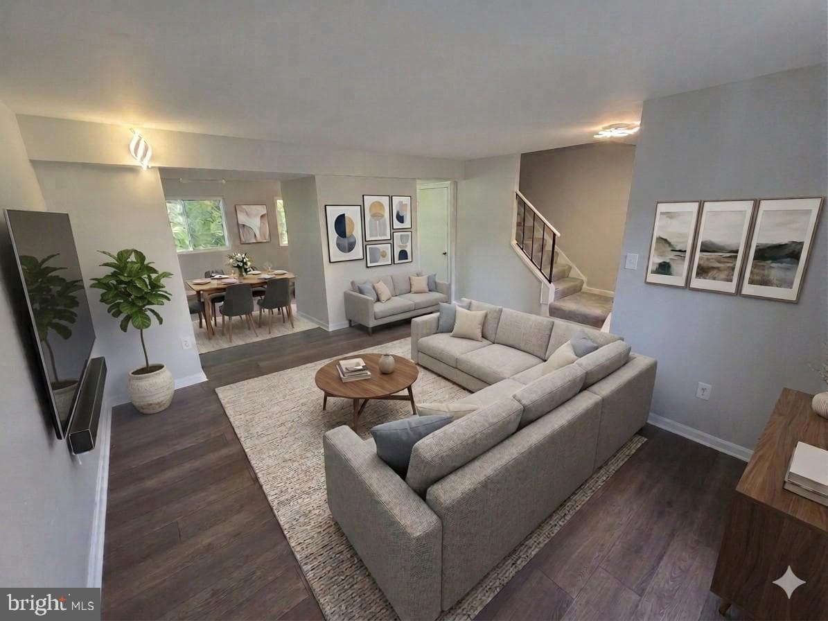 1016 Saber Lane photo 3