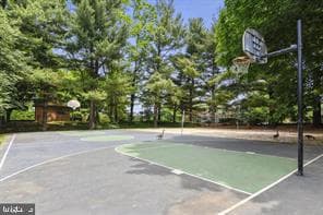 8350 Greensboro Drive #1009 photo 28