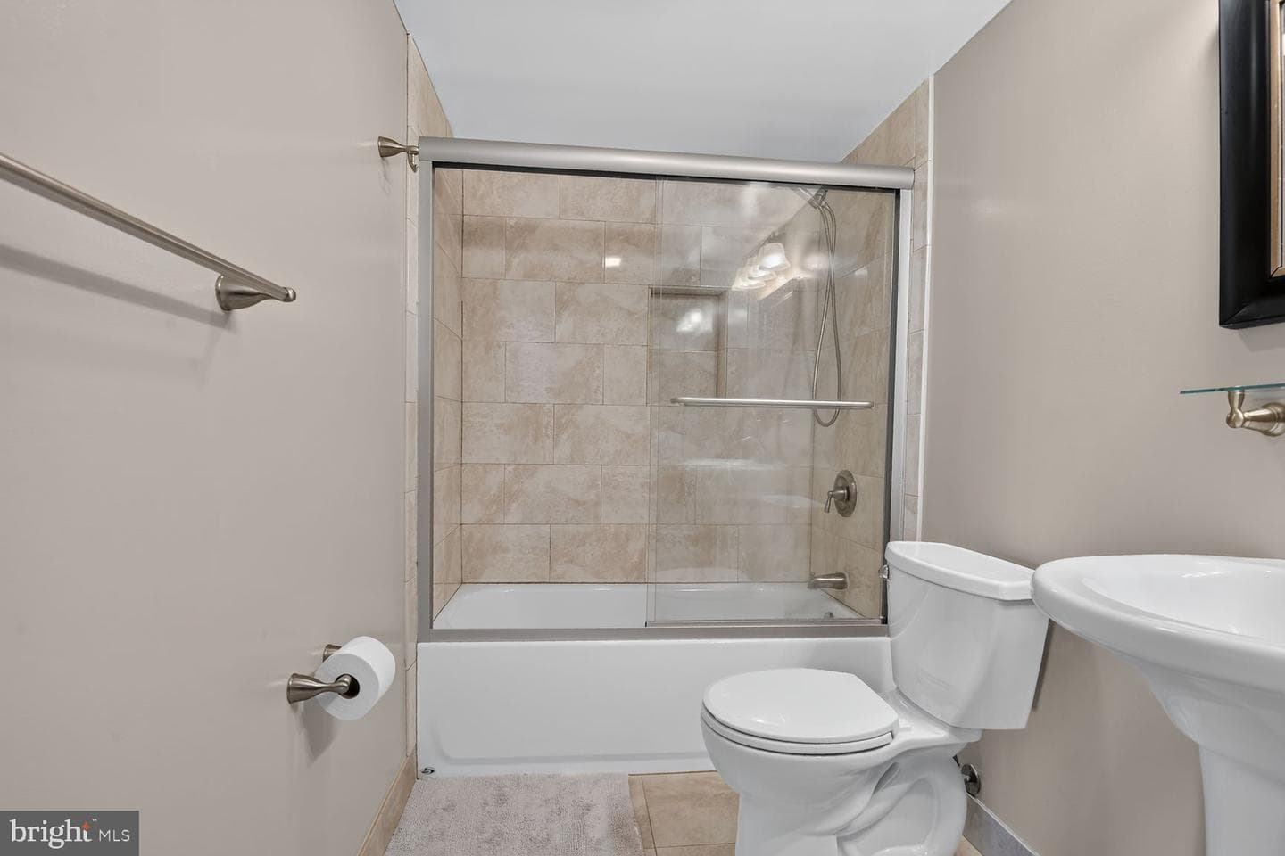 8350 Greensboro Drive #1009 photo 4