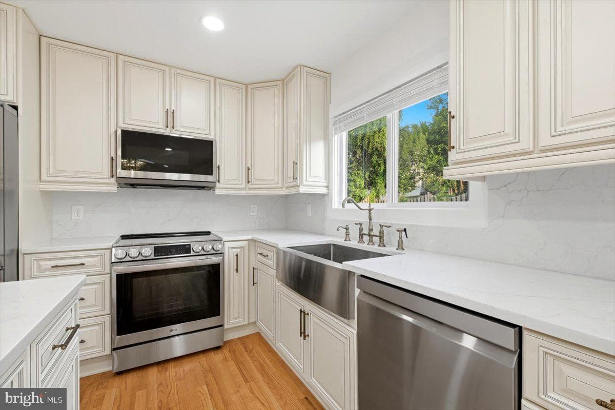1453 Powells Tavern Place photo 18