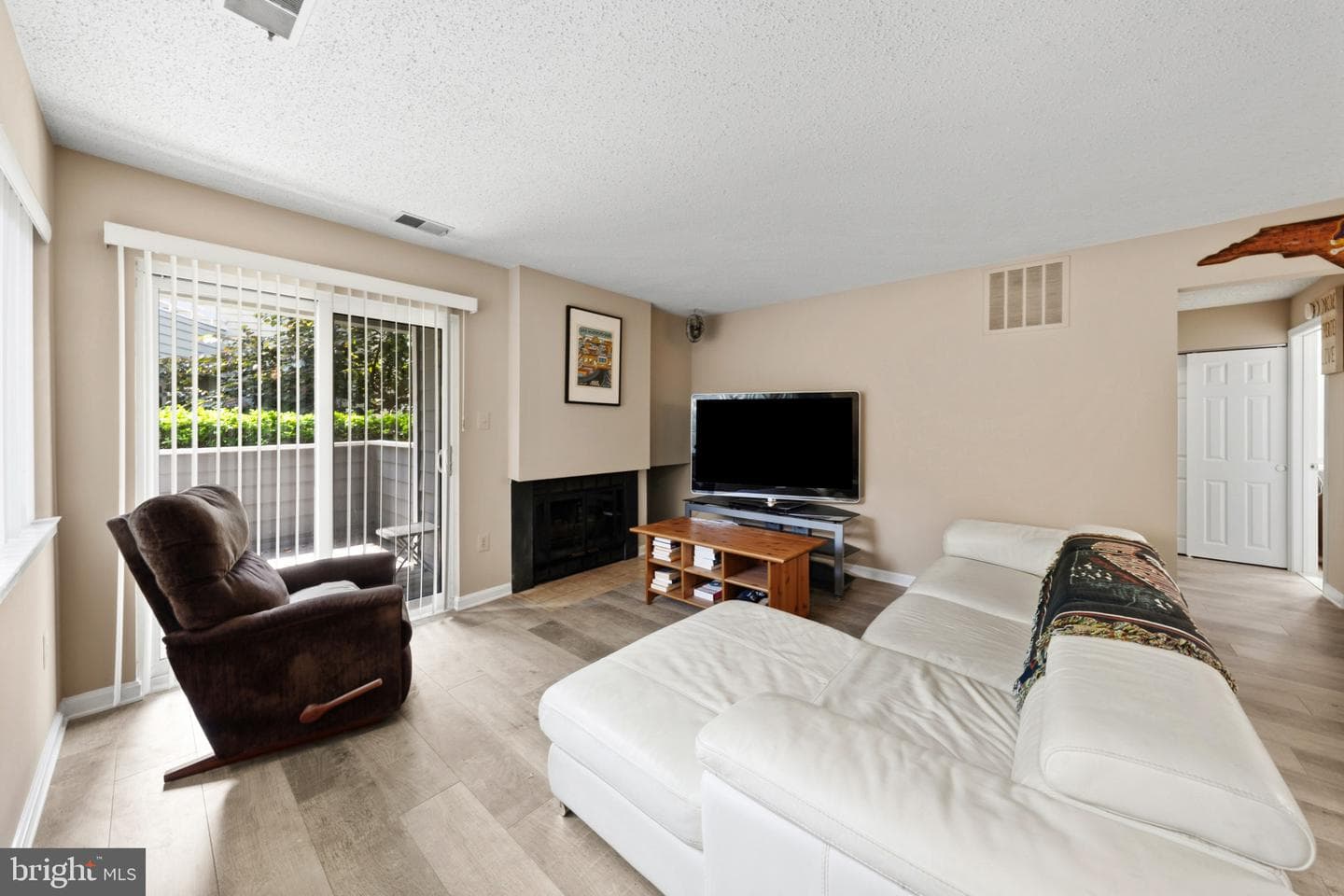 1904 Villaridge Drive photo 5