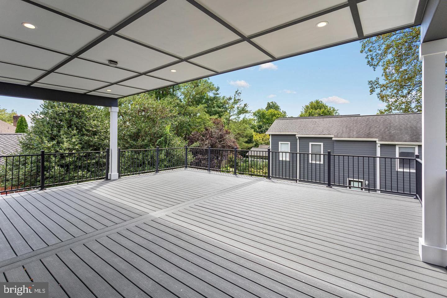 1733 Chain Bridge Road photo 42