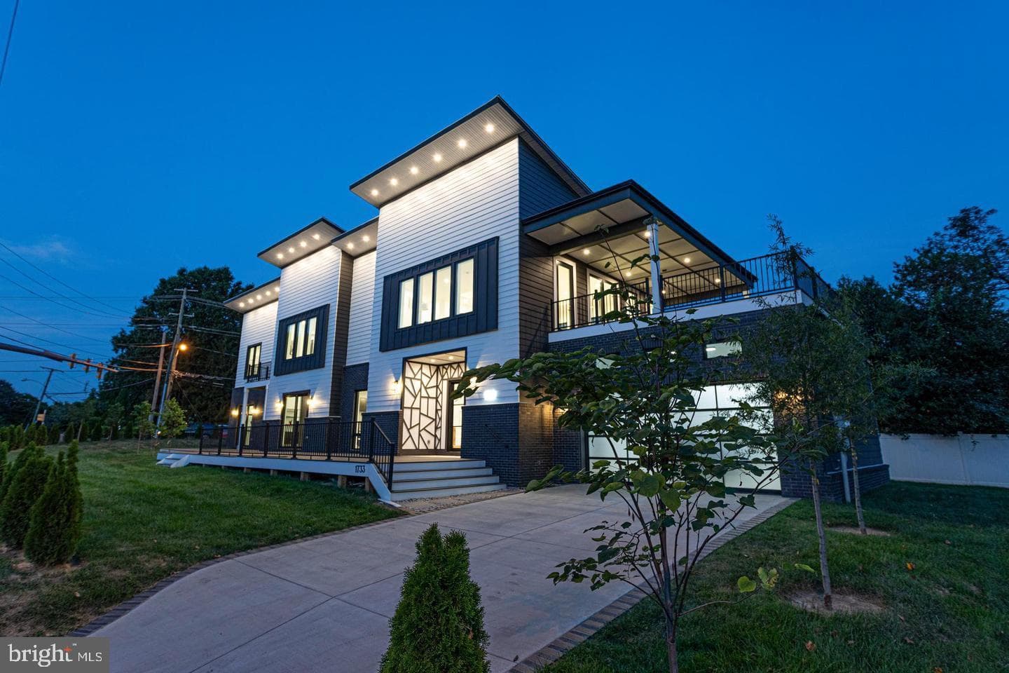 1733 Chain Bridge Road photo 49