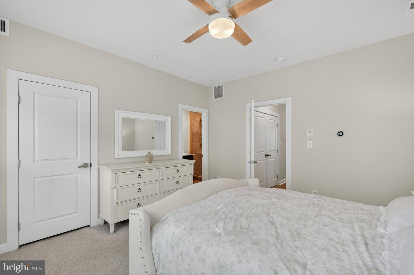 13010 Hattontown Square photo 30