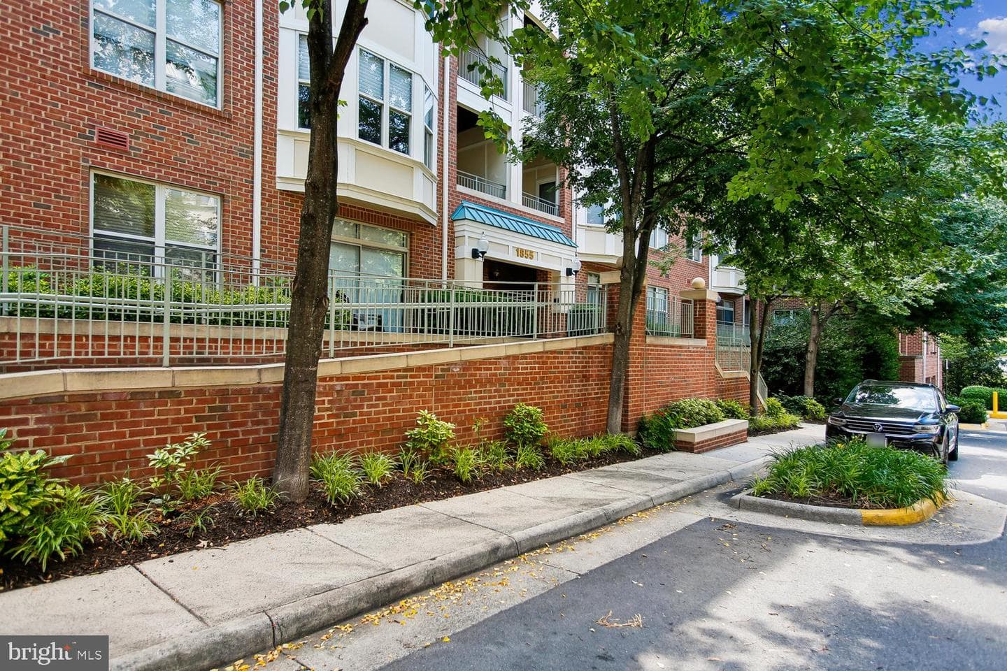 1855 Stratford Park Place #103 photo 3