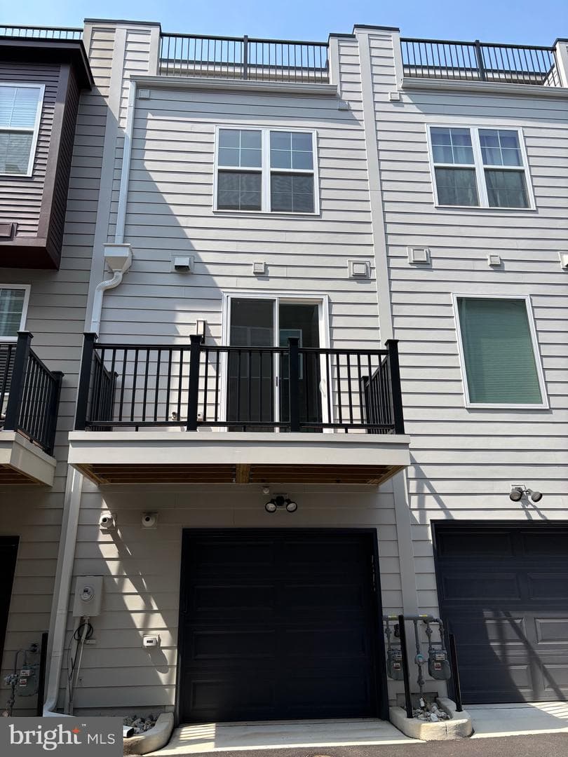 7373 Arlington Boulevard photo 3
