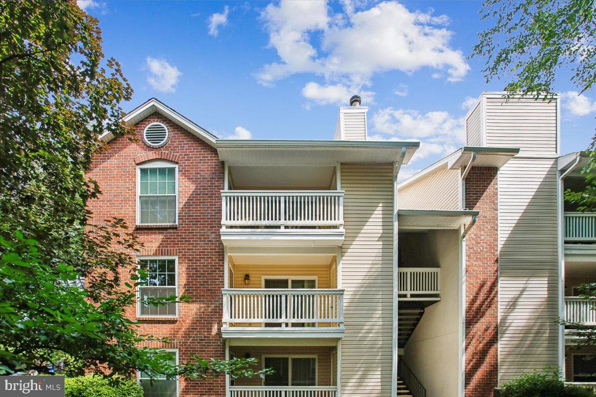 1530 Lincoln Way #203a, Mclean