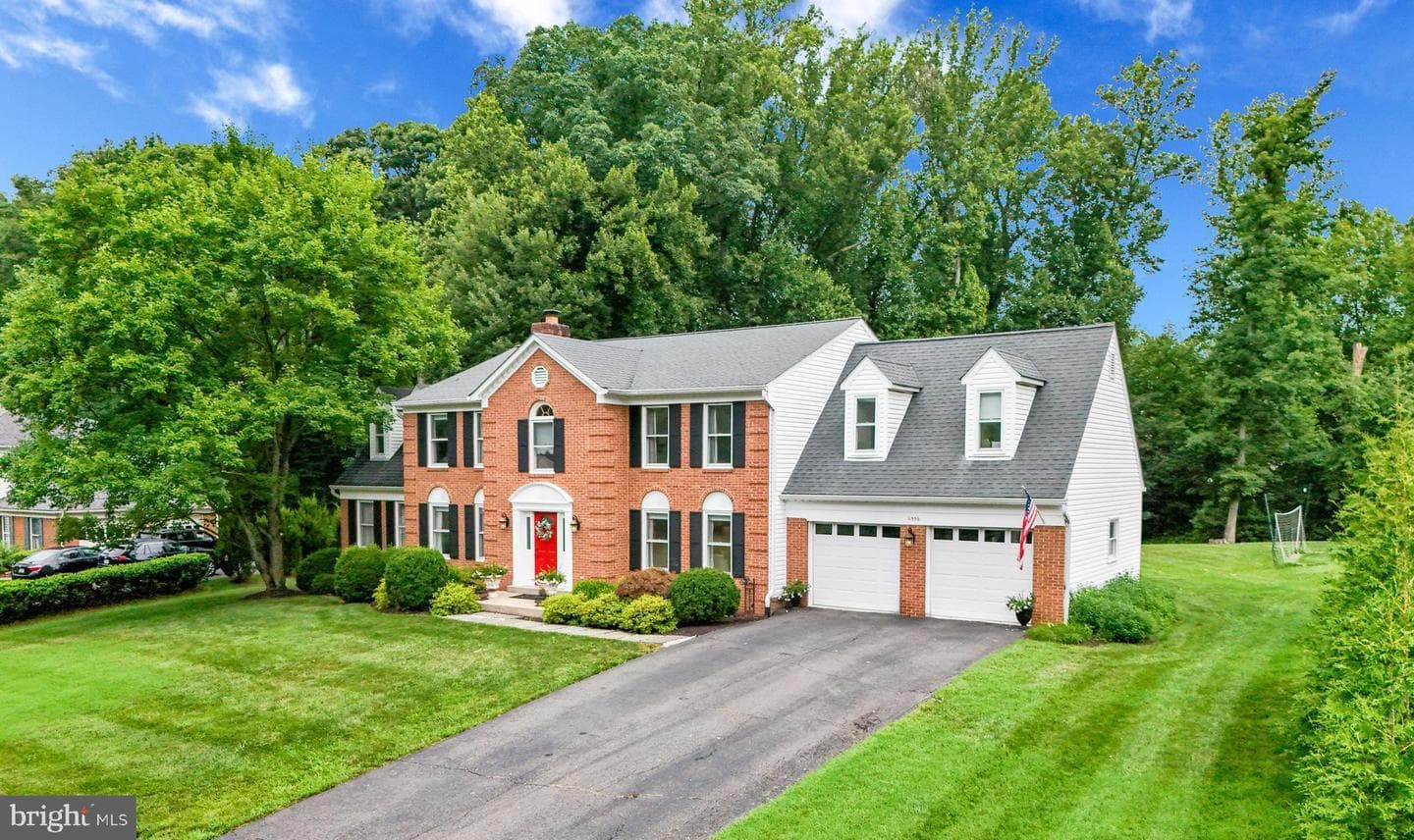 11556 Holly Briar Lane, Great Falls