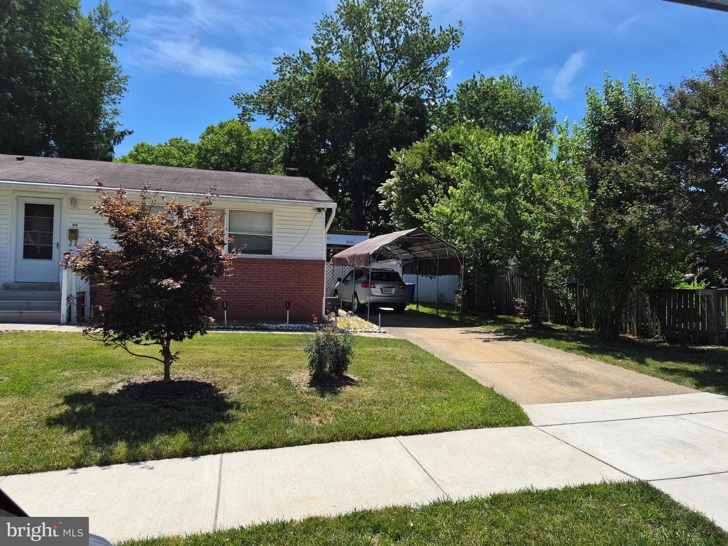 313 Locust Street SE photo 3