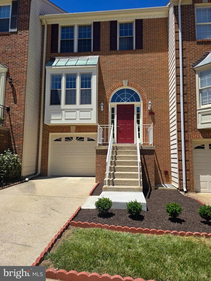 2106 Bobbyber Drive, Vienna