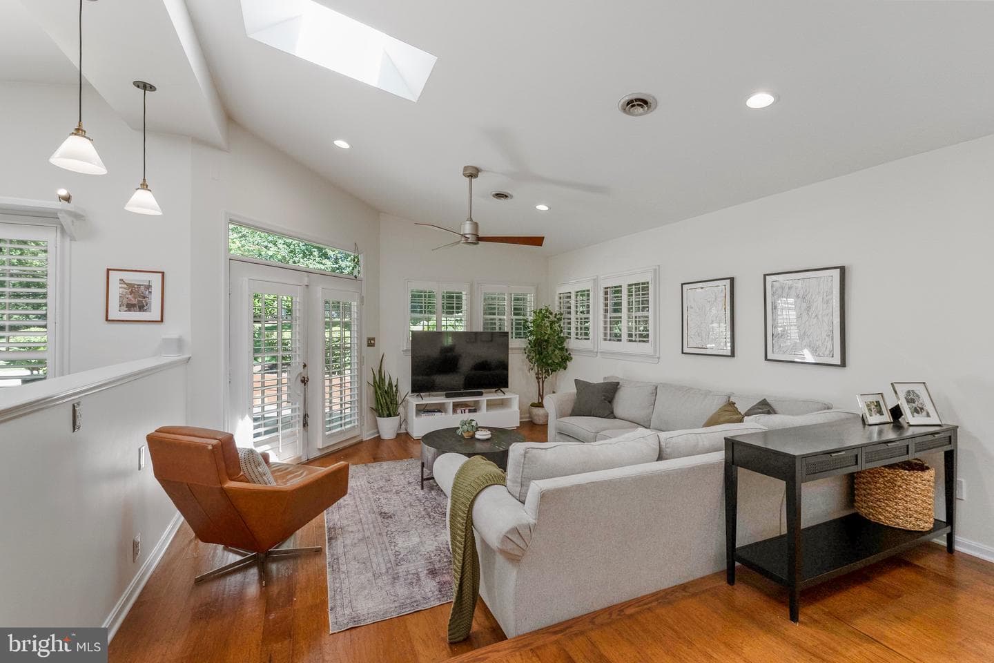 2915 Marshall Street photo 16