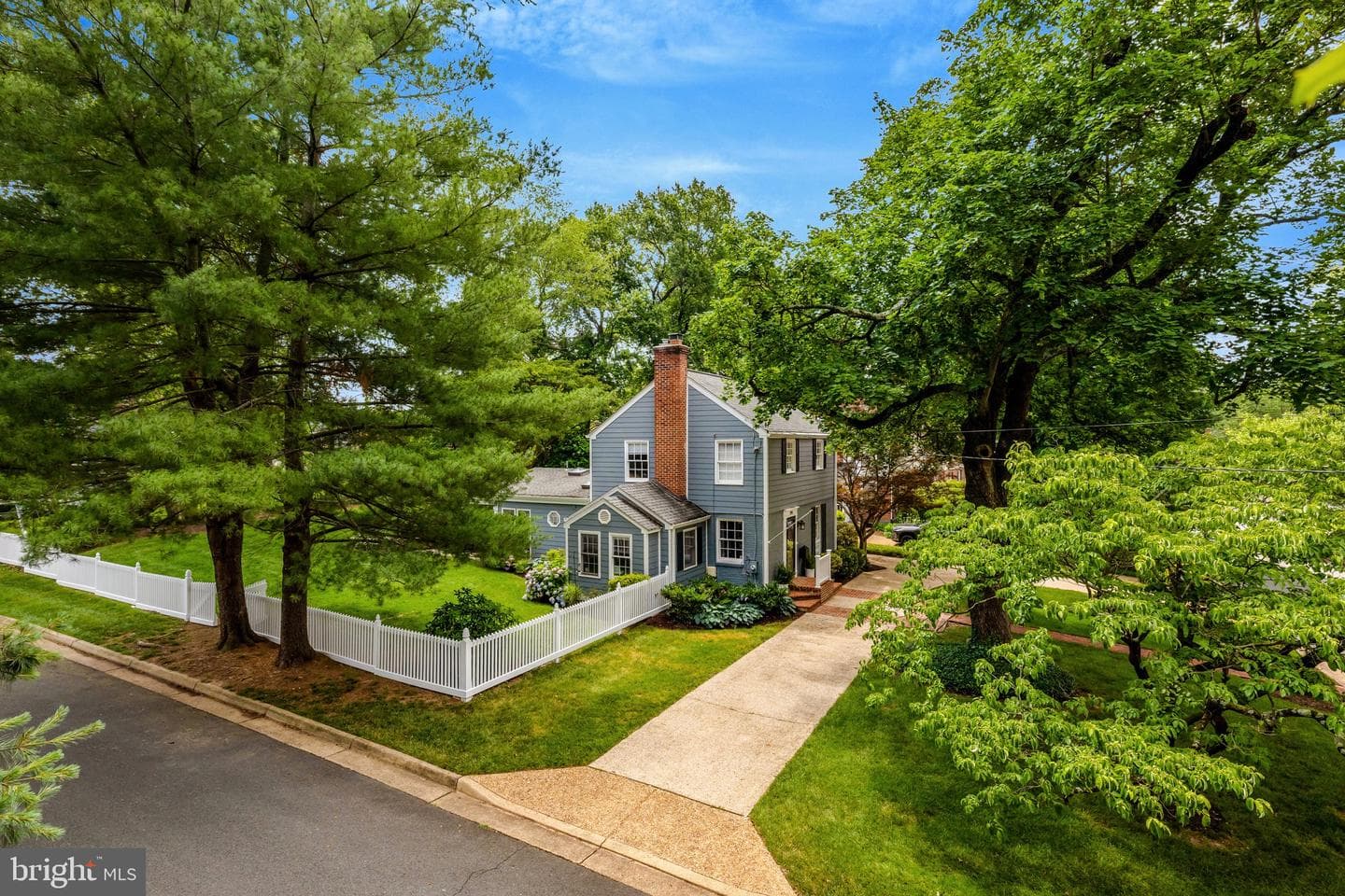2915 Marshall Street photo 2