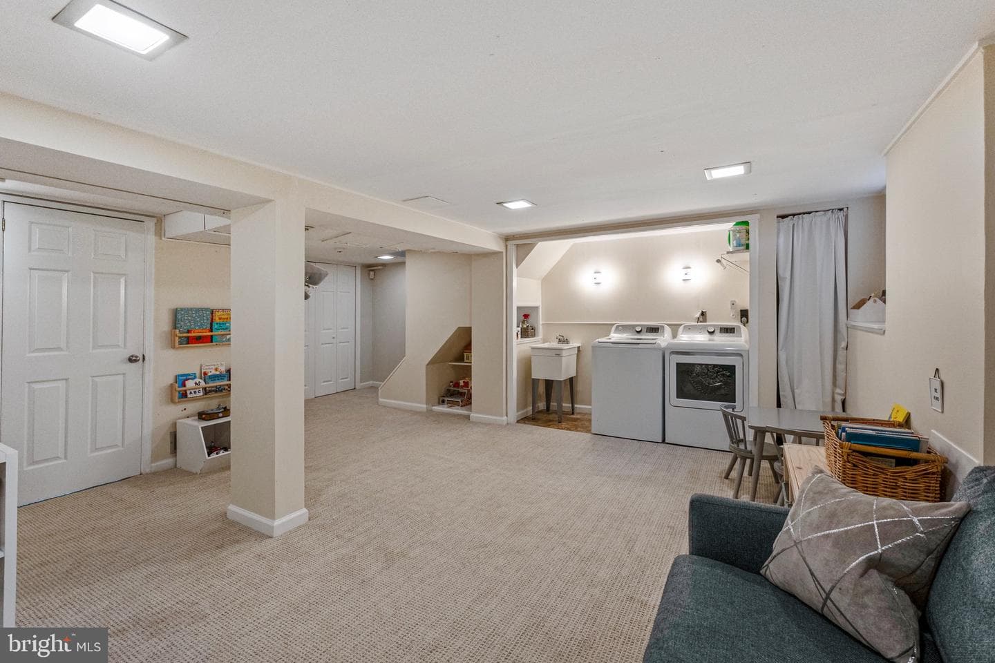 2915 Marshall Street photo 29