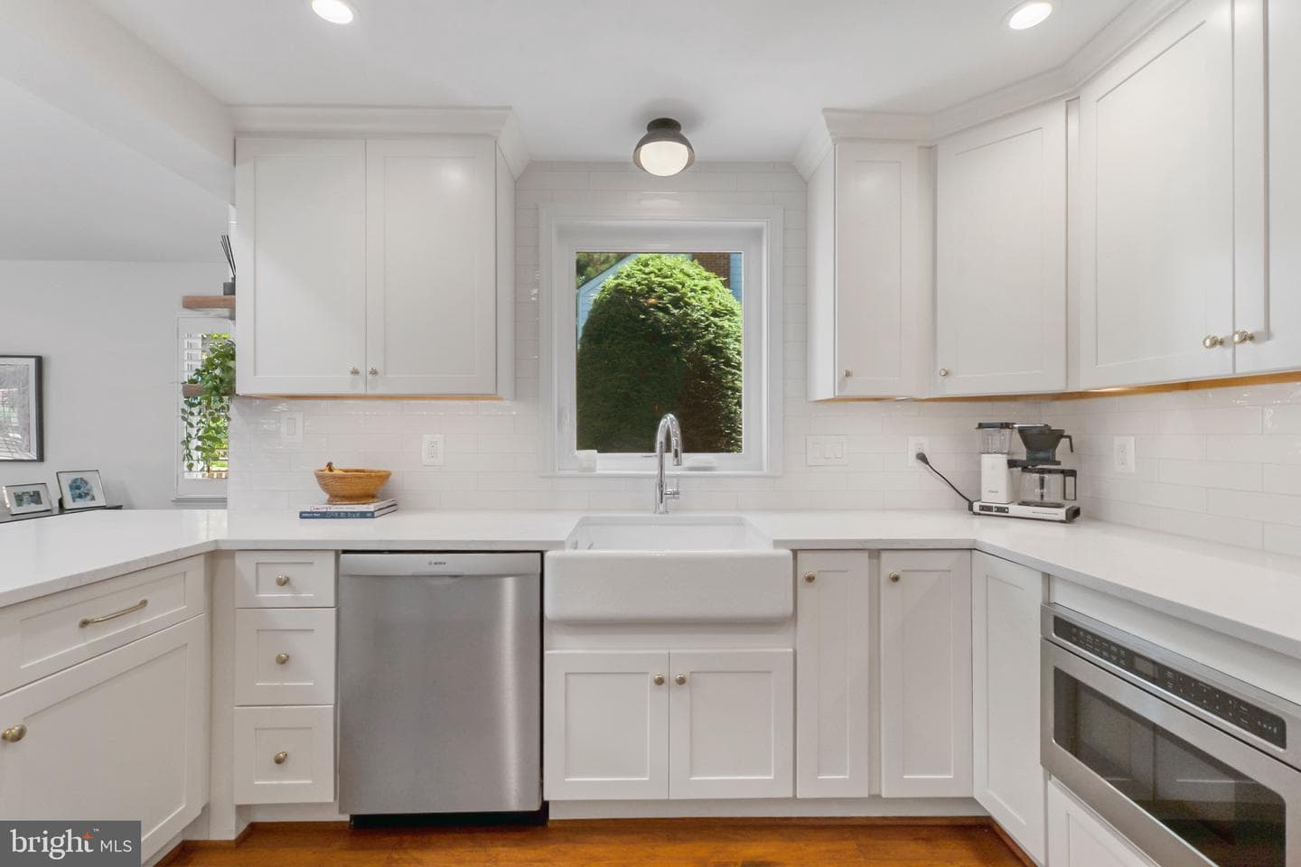 2915 Marshall Street photo 9