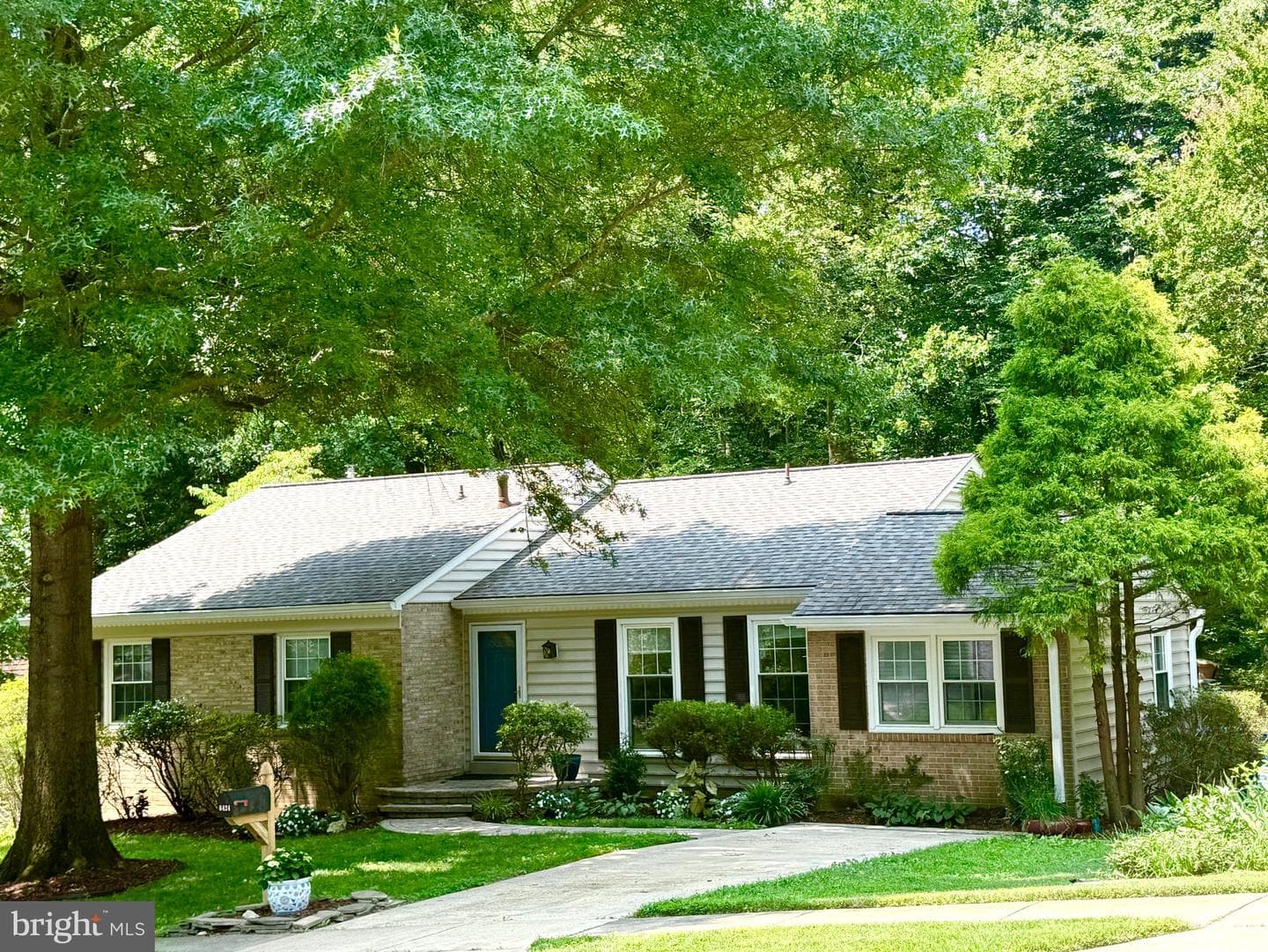 6424 Alloway Court photo 1
