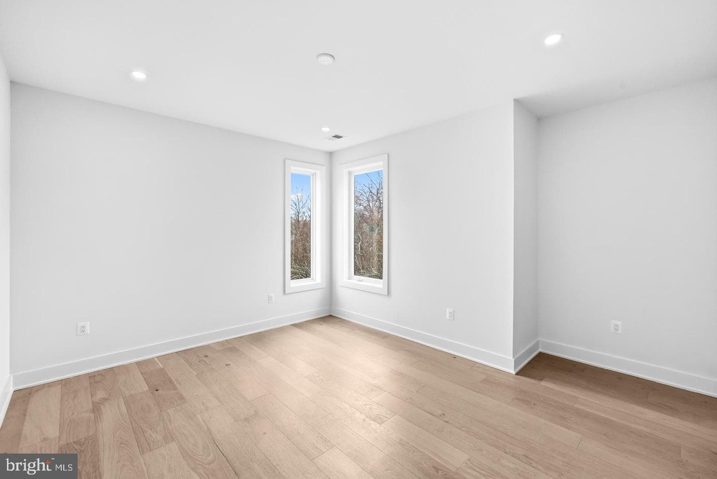 719 Meadow Lane SW photo 29