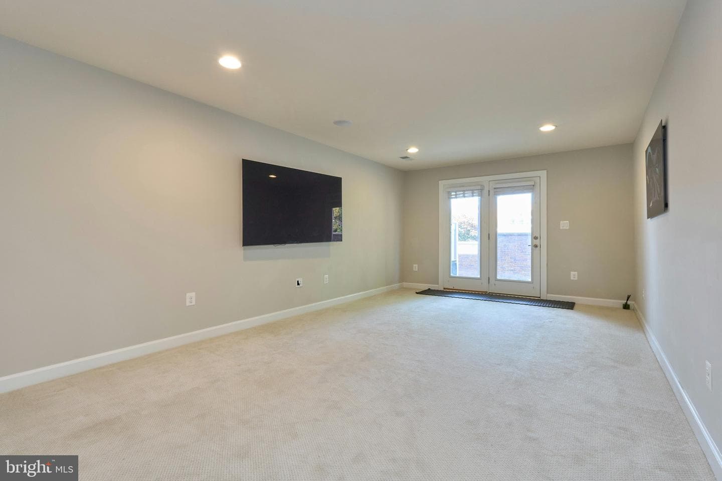 2358 Chadlington Road photo 20