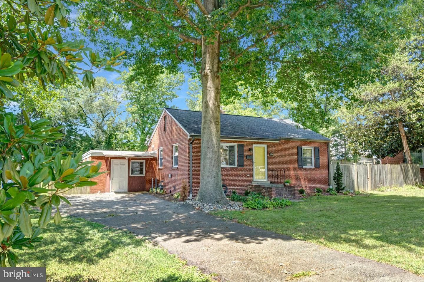 6806 Smithway Drive photo 2