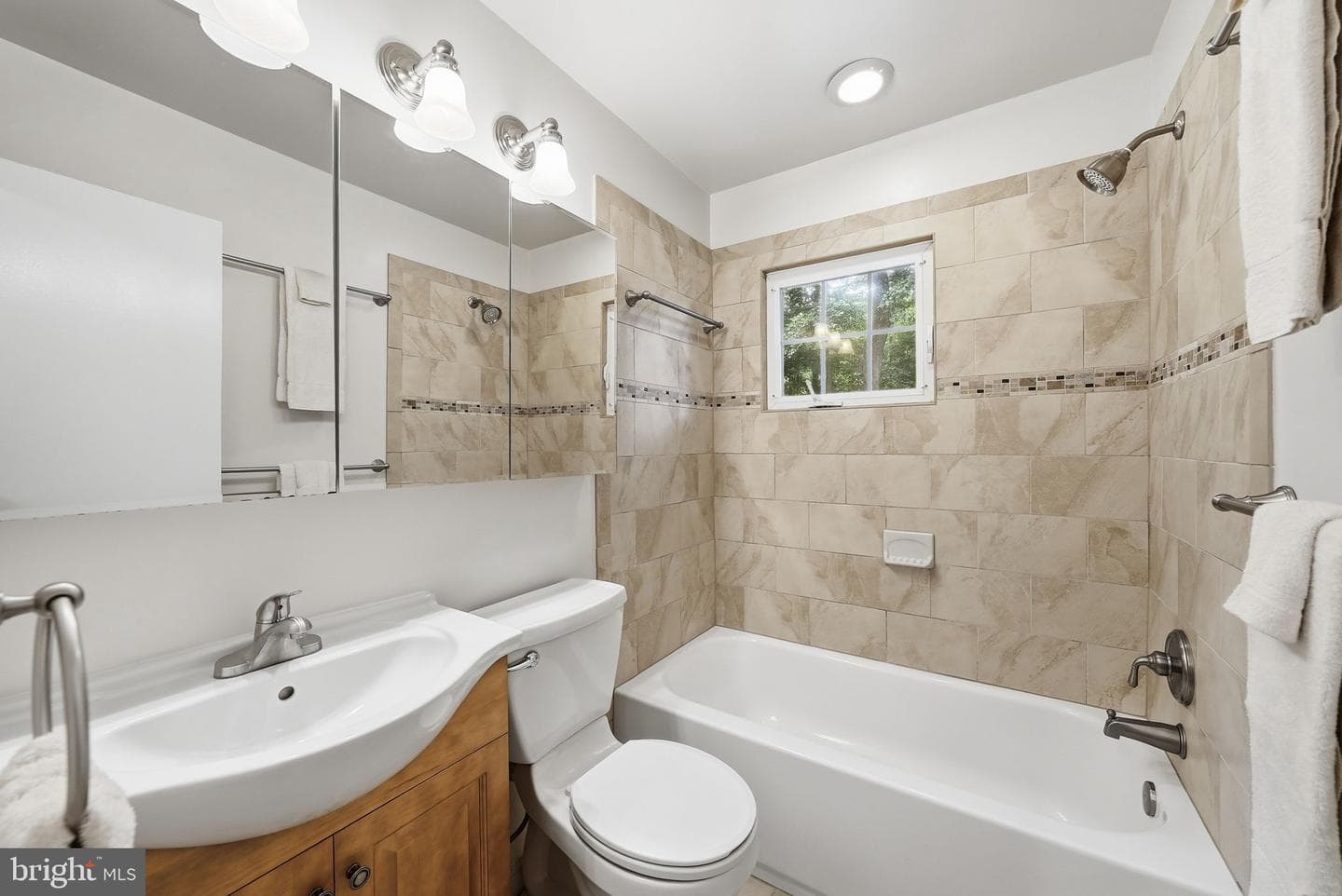5004 Linette Lane photo 36