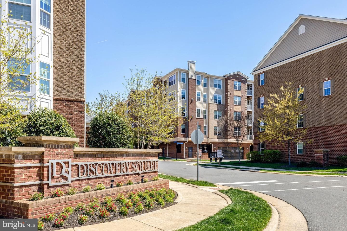 13724 Neil Armstrong Avenue #404 photo 20